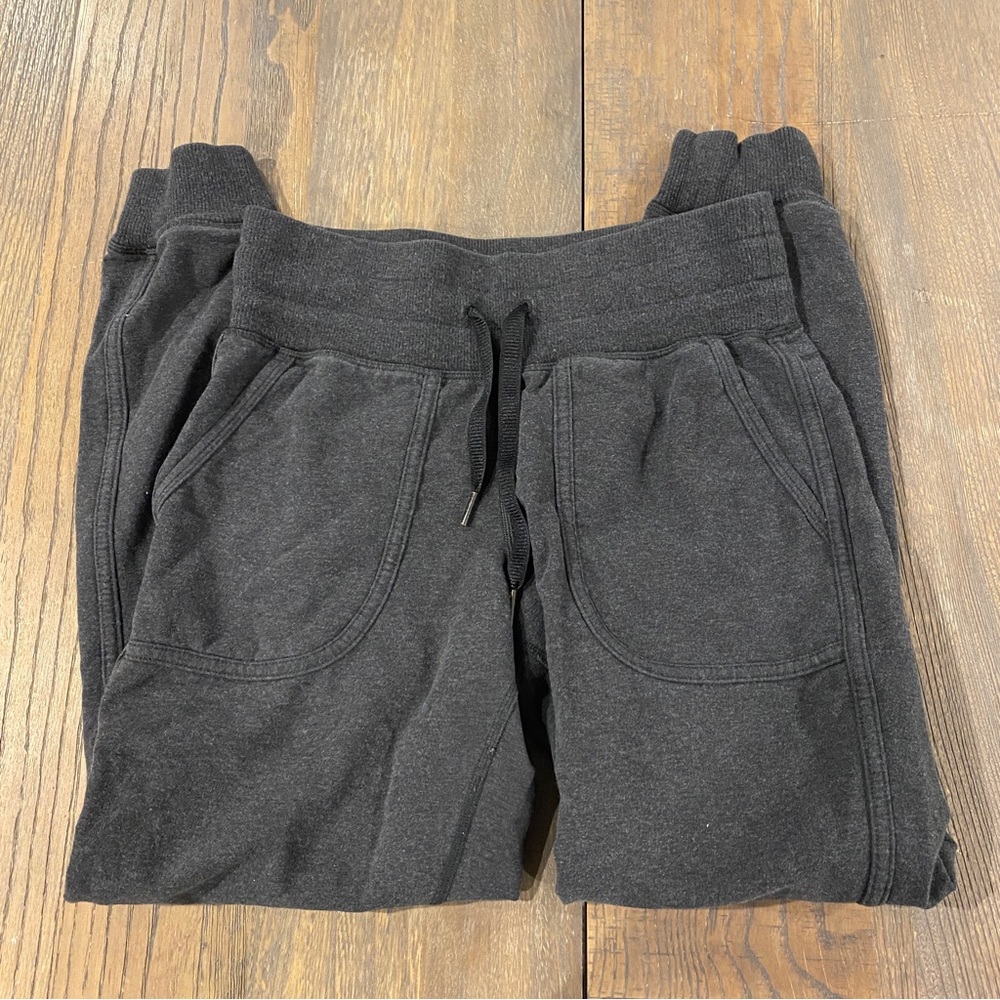 LULULEMON heather grey fleece joggers 4